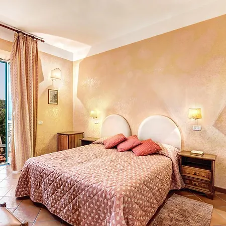 Romita Hotel 3*