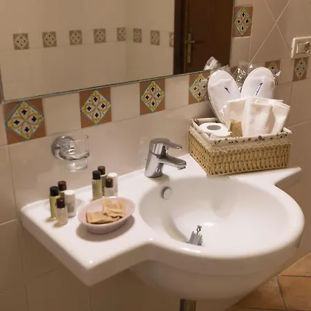 Romita Hotel 3*