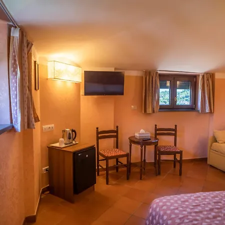 Romita 3* SantʼAgata sui Due Golfi
